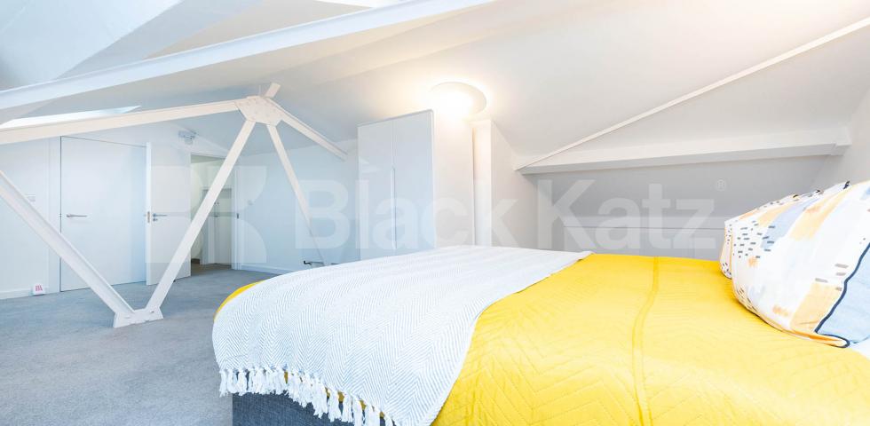 			3 Bedroom, 2 bath, 1 reception Apartment			 SPRINGFIELD HOUSE LOFTS-TYSSEN STREET, DALSTON/HAGGERSTON